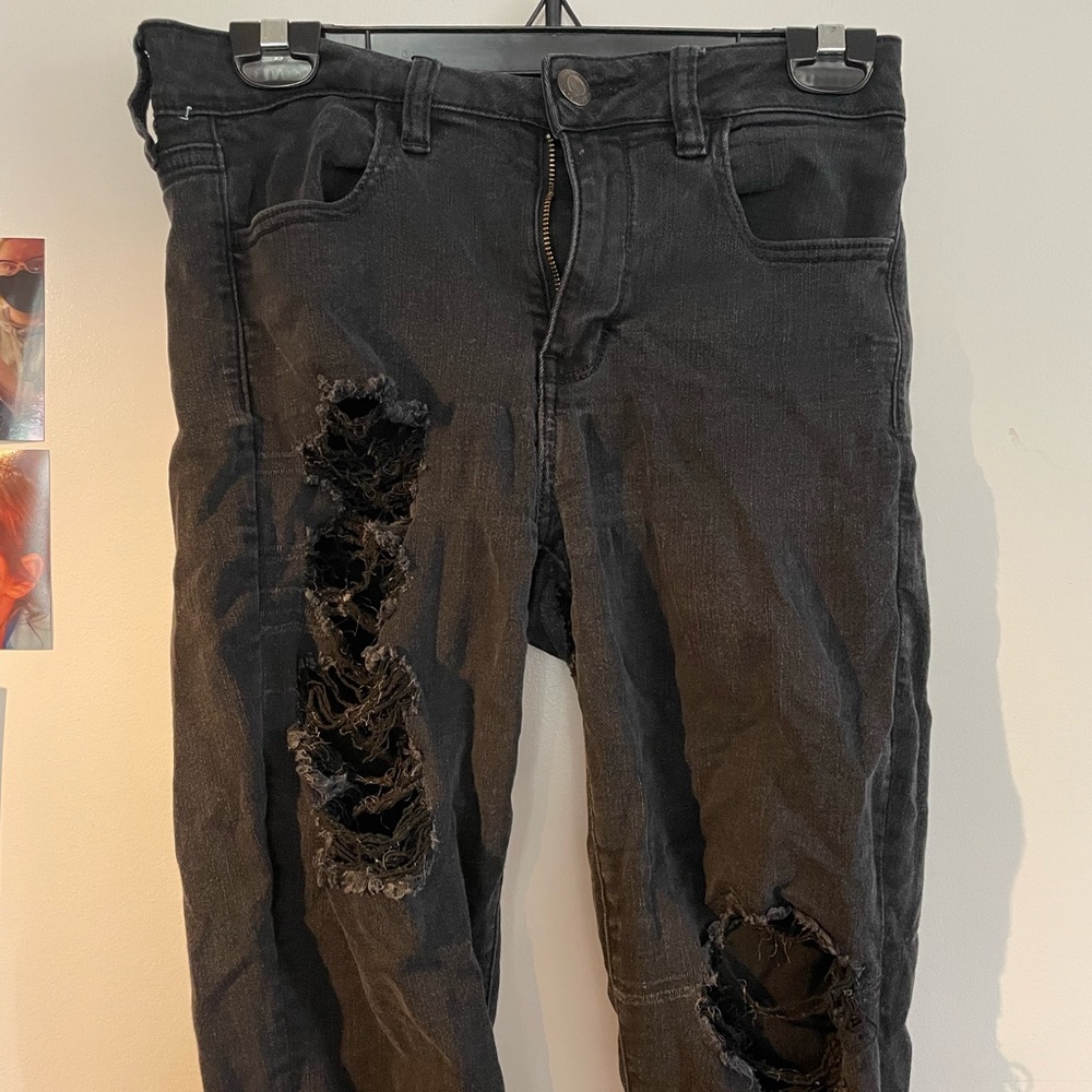 black american eagle ripped jeans